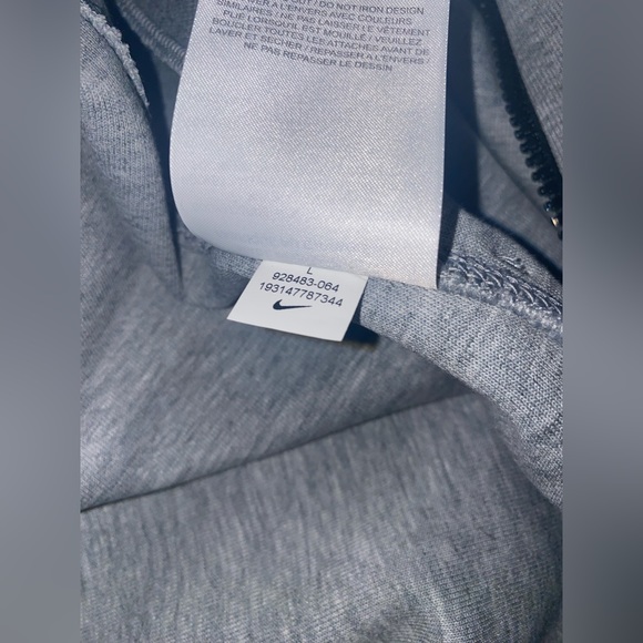 Nike Tech Fleece Full Zip Up Hoody Size Large in Grey and Black 928483-064 - Picture 7 of 7